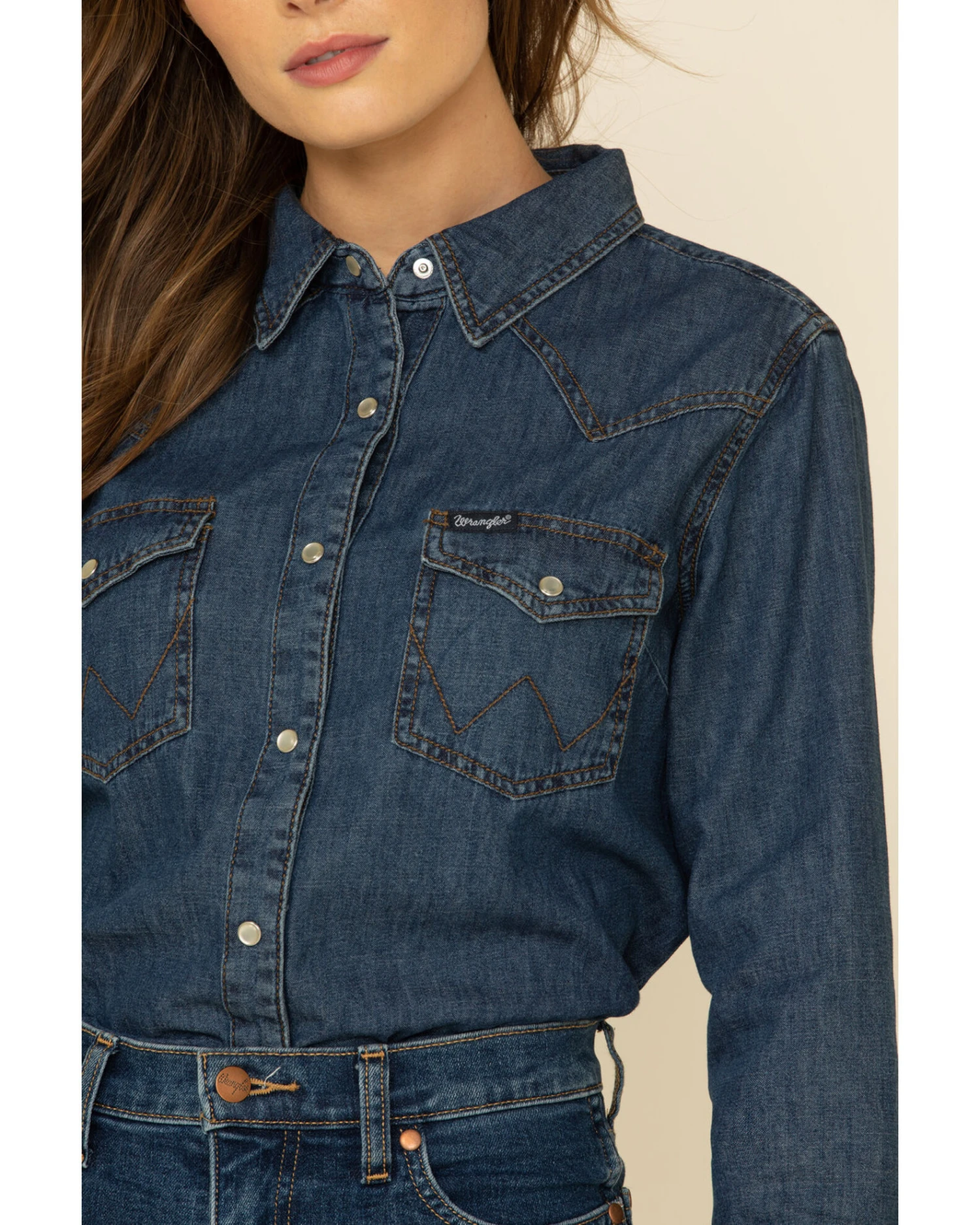 Wrangler Women's Dark Denim Washed Long Sleeve Pearl Snap Western Shirt 6 Wrangler Women's Dark Denim Washed Long Sleeve Pearl Snap Western Shirt - Image 4