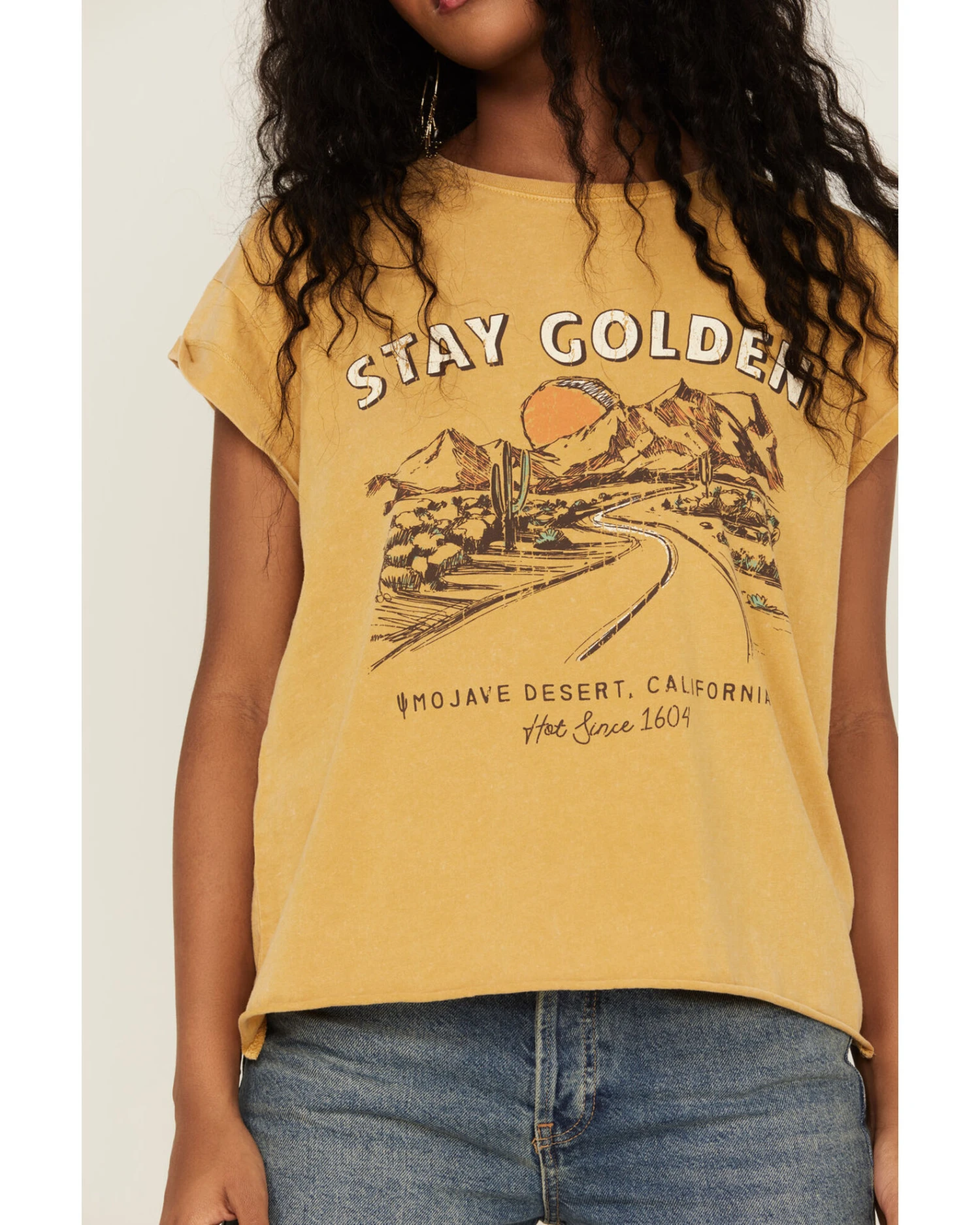 Cleo + Wolf Women's Stay Golden Rolled Sleeve Graphic Tee 5 Cleo + Wolf Women's Stay Golden Rolled Sleeve Graphic Tee - Image 3