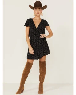 Beyond The Radar Women's Black Ditsy Floral Print Romper