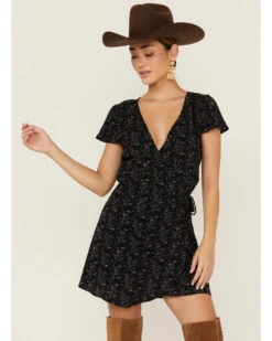 Beyond The Radar Women's Black Ditsy Floral Print Romper  -Cowboy Wear Shop 2000365051 001 P4