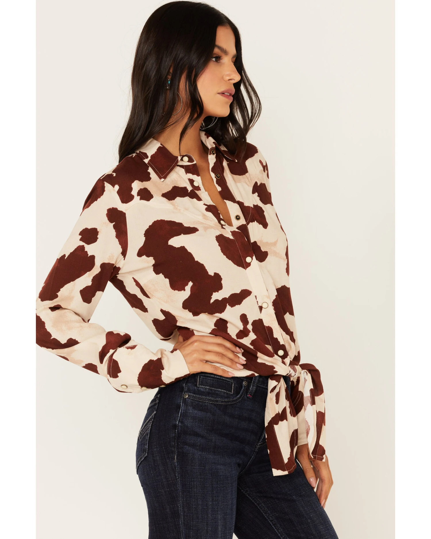 Idyllwind Women's Cow Print Tie Front Long Sleeve Western Shirt 6 Idyllwind Women's Cow Print Tie Front Long Sleeve Western Shirt - Image 4