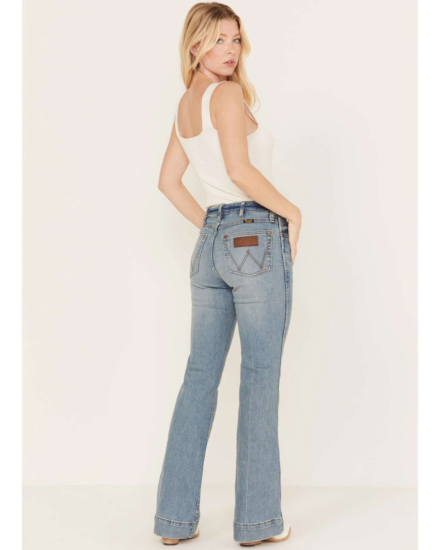 Wrangler Retro Women's Light Wash High Rise Emma Jean Trouser Jean 5 Wrangler Retro Women's Light Wash High Rise Emma Jean Trouser Jean - Image 3