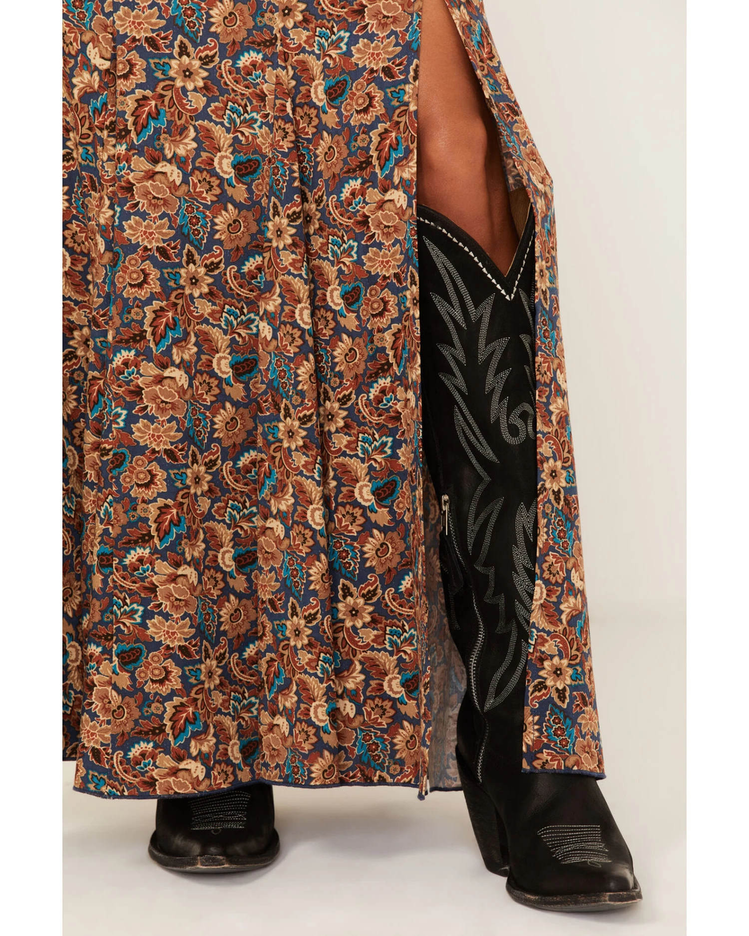 Idyllwind Women's Saddle Up Paisley Print Maxi Skirt 5 Idyllwind Women's Saddle Up Paisley Print Maxi Skirt - Image 3