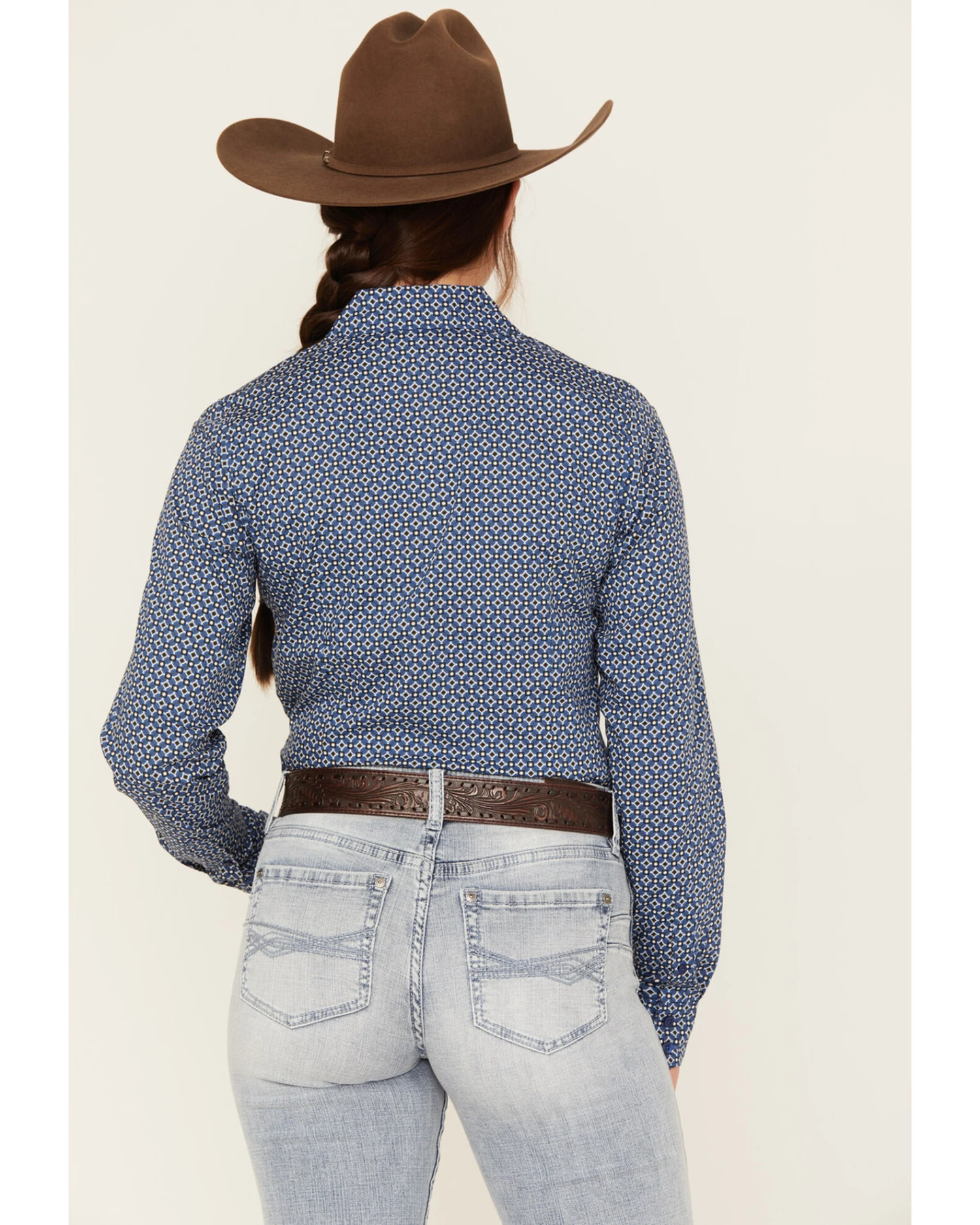 Cinch Women's Geo Print Long Sleeve Button Down Western Core Shirt 6 Cinch Women's Geo Print Long Sleeve Button Down Western Core Shirt - Image 4