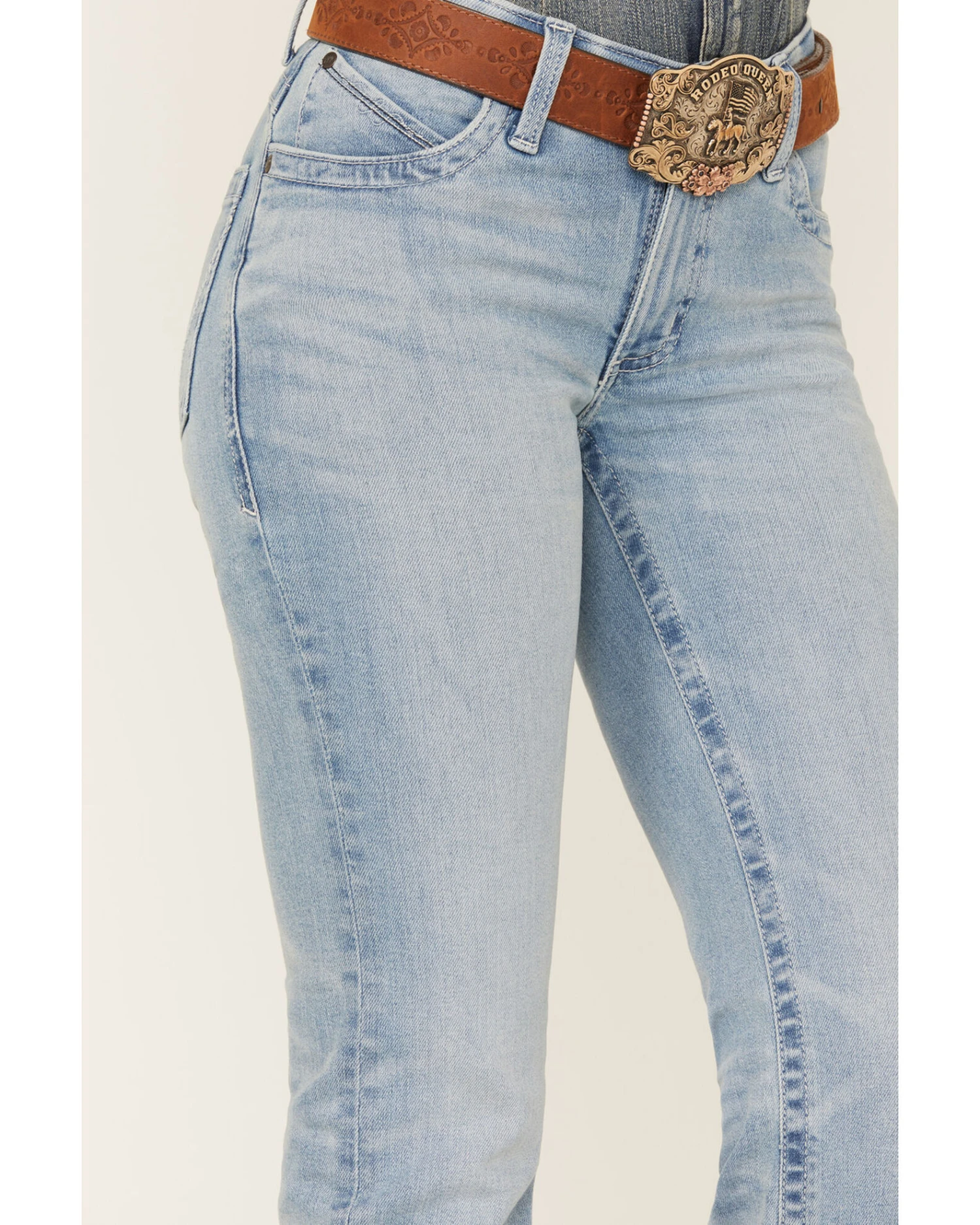 Wrangler Women's Light Wash Mid Rise Willow Diane Ultimate Riding Straight Jeans 4 Wrangler Women's Light Wash Mid Rise Willow Diane Ultimate Riding Straight Jeans - Image 2