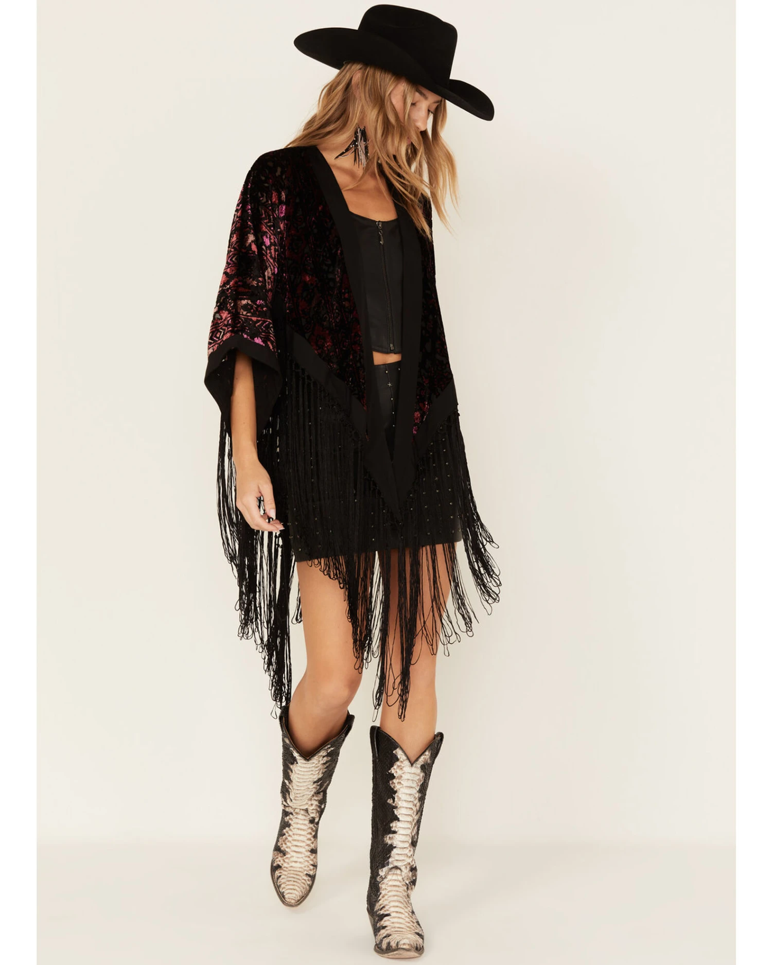 Idyllwind Women's Dean Ikat Velvet Rocket Kimono 4 Idyllwind Women's Dean Ikat Velvet Rocket Kimono - Image 2