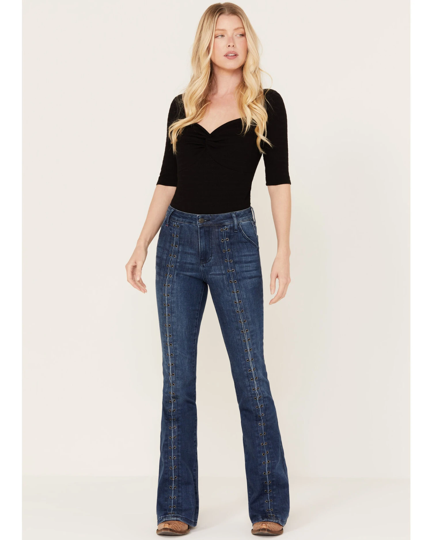 Idyllwind Women's Arena Avenue High Risin' Flare Jeans 3 Idyllwind Women's Arena Avenue High Risin' Flare Jeans