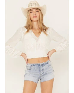 Shyanne Women's Long Sleeve Embroidered Blouse